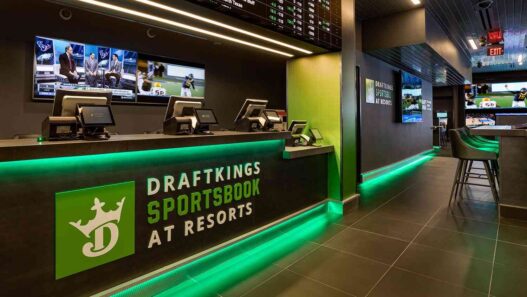 DraftKings Sportsbook review: Bet $5, get $300 in bonus bets if your bet wins