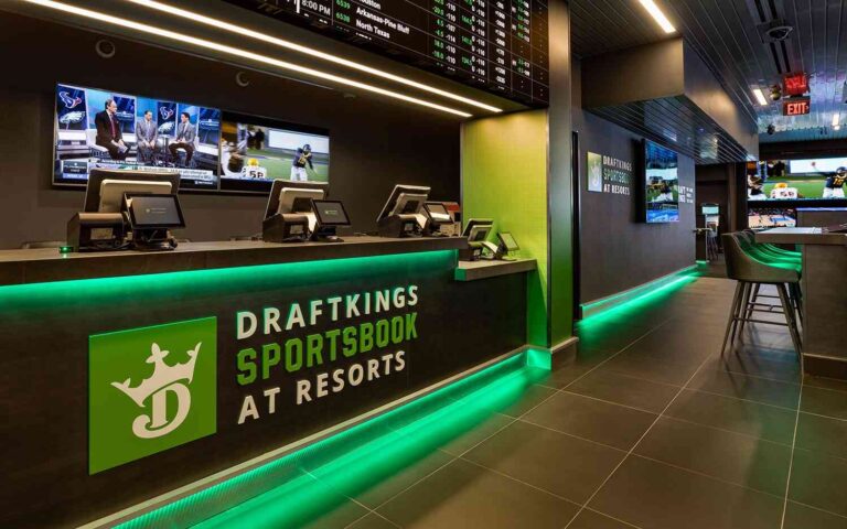 DraftKings Sportsbook review: Bet $5, get $300 in bonus bets if your bet wins
